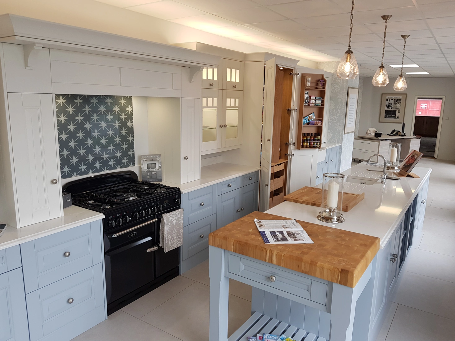 Light, Country Style Kitchen Display 12